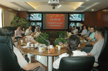 电子信息行业企业家及协会领导莅临参观指导 电子信息行业企业家及协会领导莅临参观指导